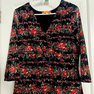 Holiday Dressing in beautiful dressy blouse for pants or skirts.